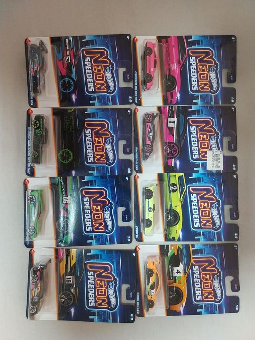 Set full hotwheels Neon Speeders