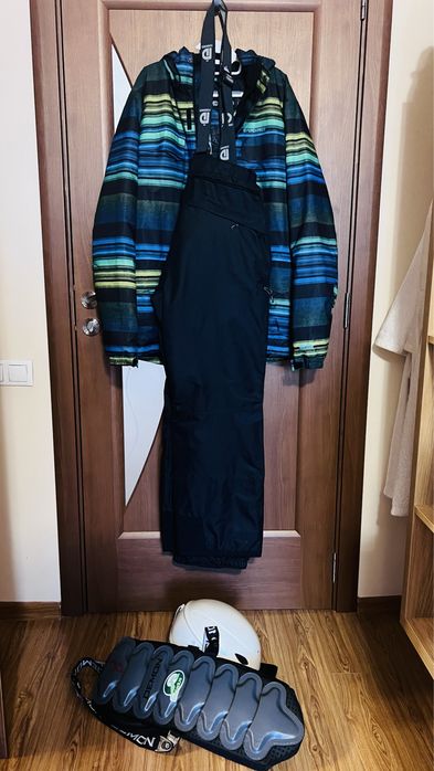 Vand costum de ski / snowboard Fundango