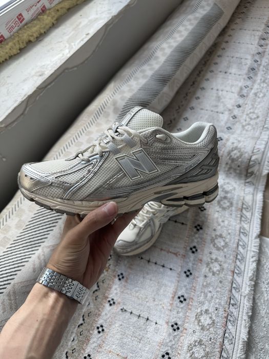 New balance 1906R