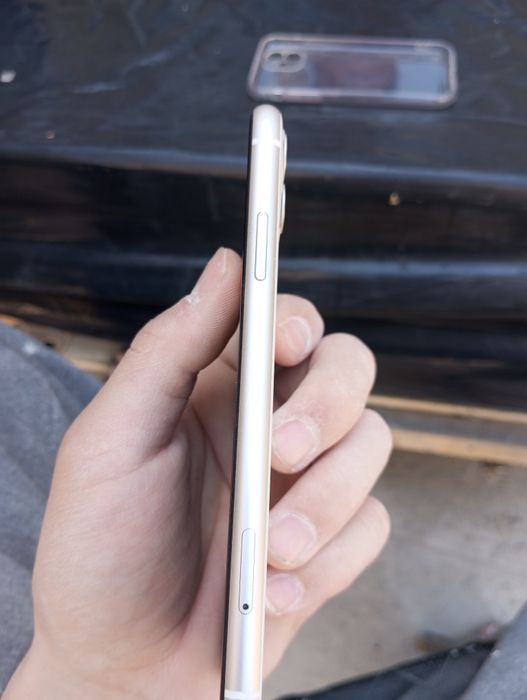 Iphone 11. 4/64gb Aybi yoq