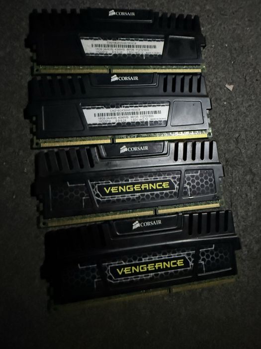 RAM Corsair Vengeance 16GB (4x4GB) DDR3 1600MHz