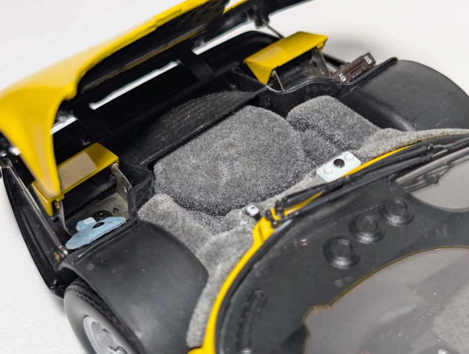 Macheta Kyosho 1:18, Ferrari 365 GT4