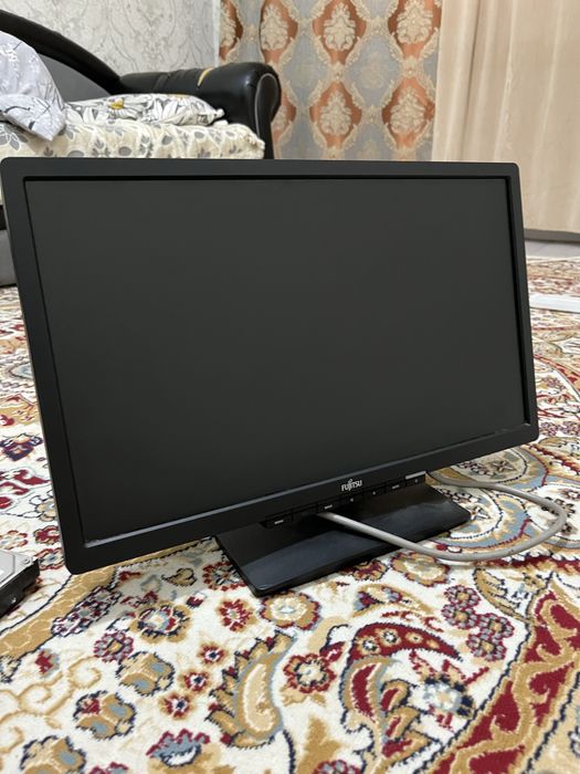 манитор хароший робтоет