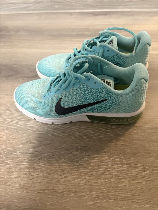 39 и половина 25 см стелка найка е стар модел , гес са нови 25 см стел