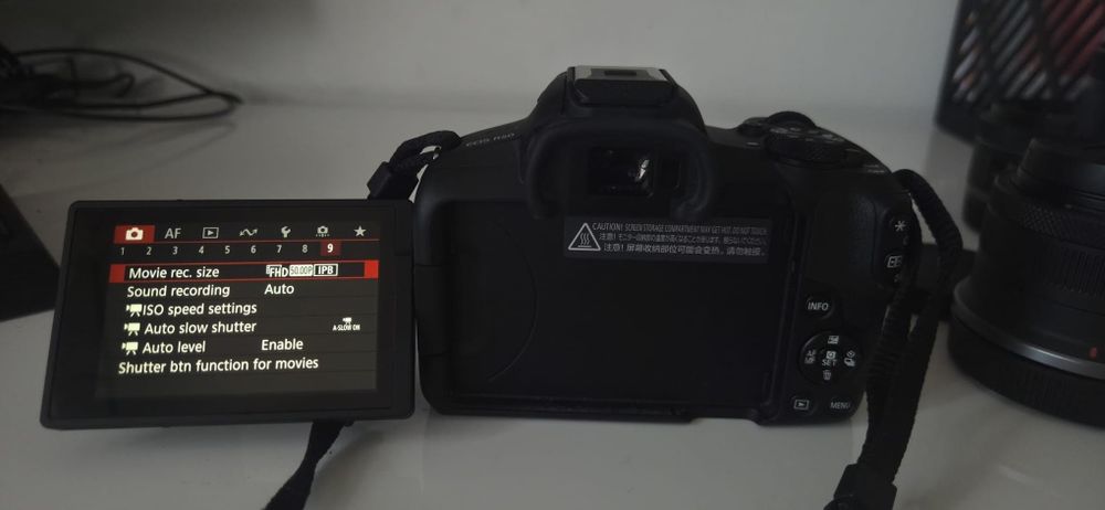 CANNON Eos R50 + 18-45mm + 18-150mm + 50f1,8 + 2 Accu