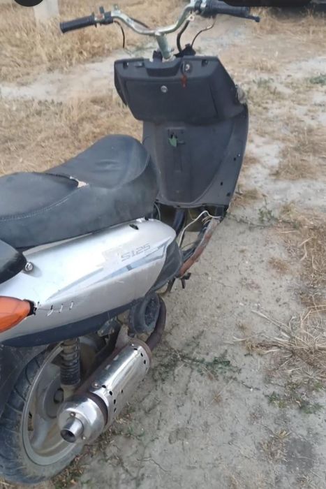 Vând scuter chinezesc 150cc 4 t