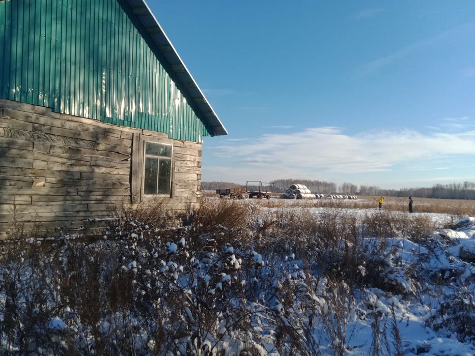 Участок с домом недостроенный