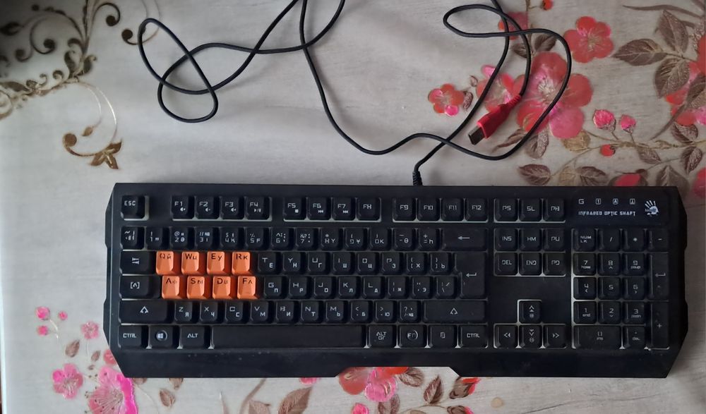 Клавиатура Bloody