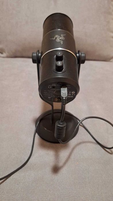 Microfon Razer Seirēn Pro – USB + XLR, calitate înaltă