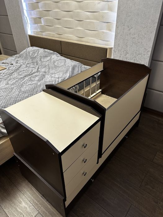 Детская кровать со шкафчиками