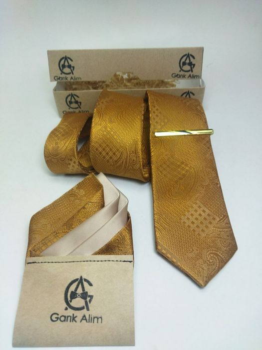 Галстуки, бабочки, нагрудной платок, мужская брошка - подарочный набор