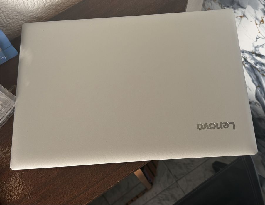 Лаптоп Lenovo с гаранция