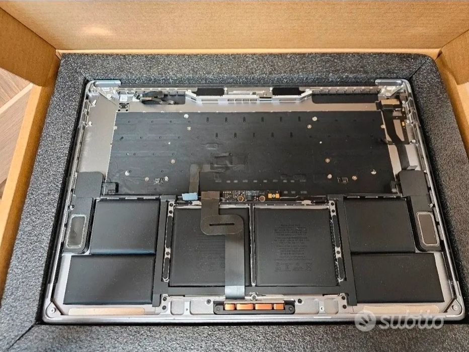 MacBook Pro 15" Touch Bar pentru piese de schimb