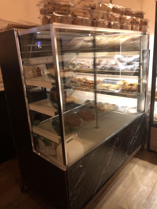 Витринный холодильник
