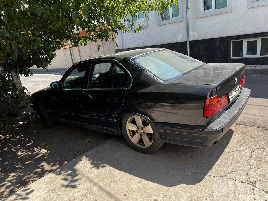 Продаю BMW E34 в среднем состоянии