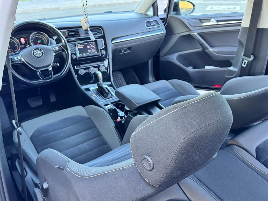 Vând Volkswagen Golf 7 DSG