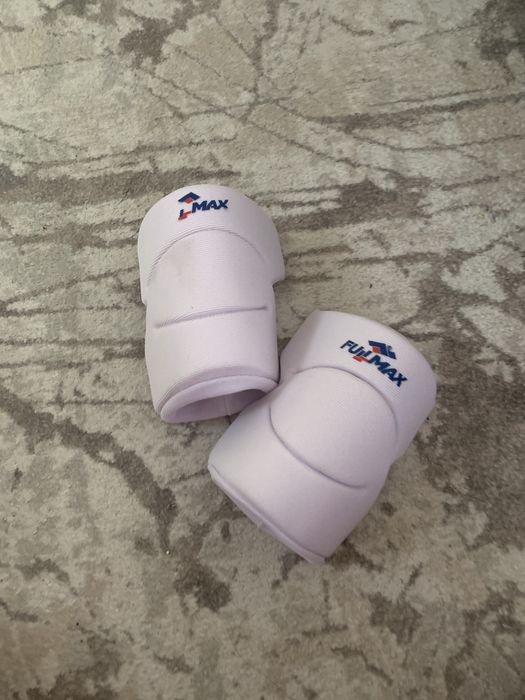 Наколенки за карате FullMax