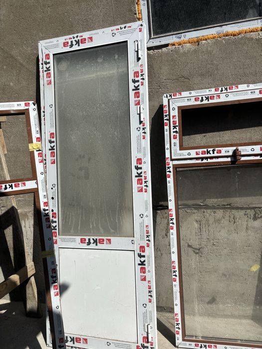 продам окна двери и подоконники