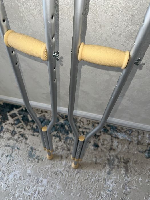 Продам Костыли в новом состоянии