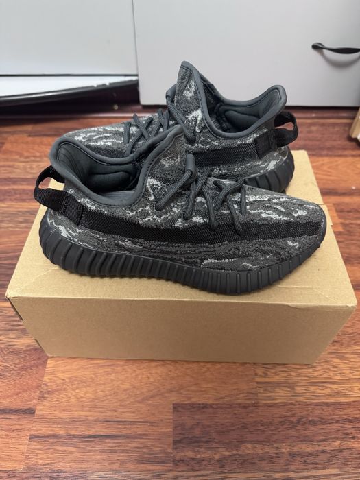Yeezy 350 Dark Salt