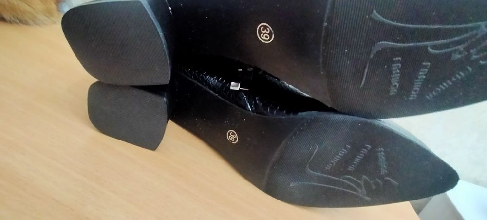 Новые,красивые  полусапожки