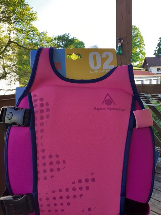 Нова  Детска  жилетка  за  плуване.