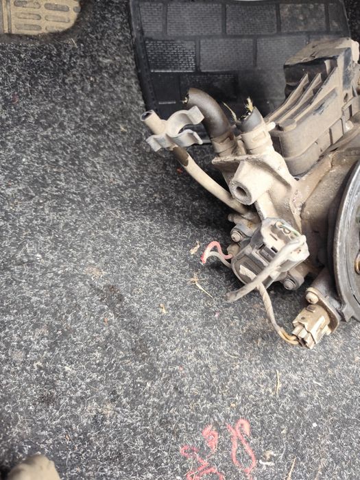 Моноинжекция за suzuki swift 1000 кубик 3 цилиндър от 95до20001 година