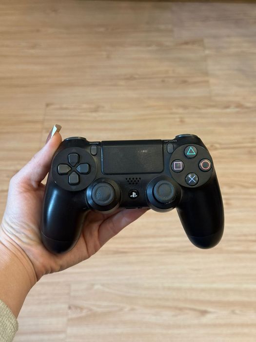 Продаётся ps4 pro, 900 гб