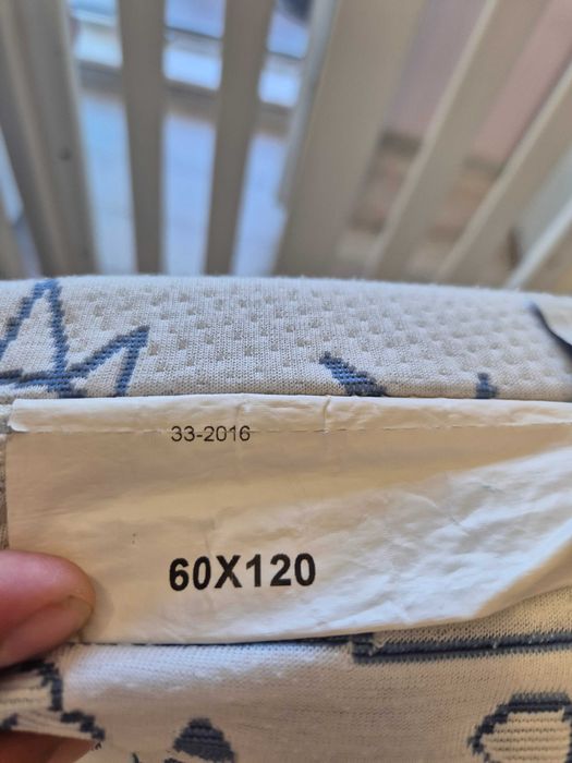 Бебешка дървена кошара/легло - бяла + матрак