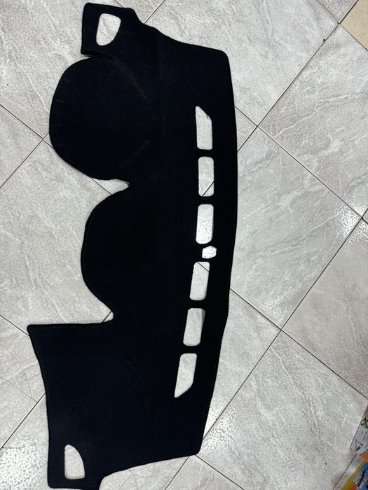 Продам накидку на панель на Камри Рио