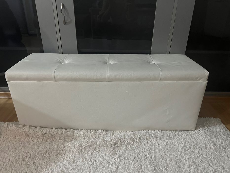 Кожена табуретка