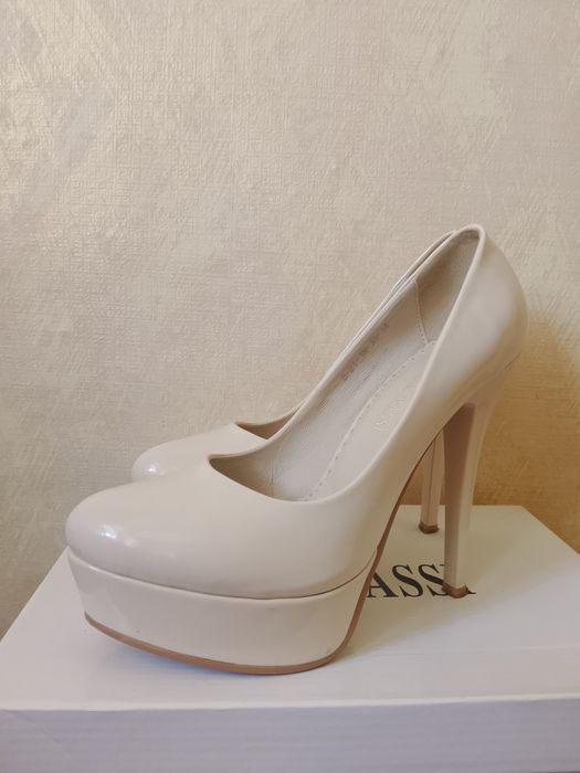 Продам новые туфли