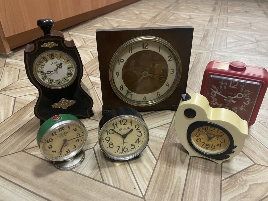 Продам часы настольные
