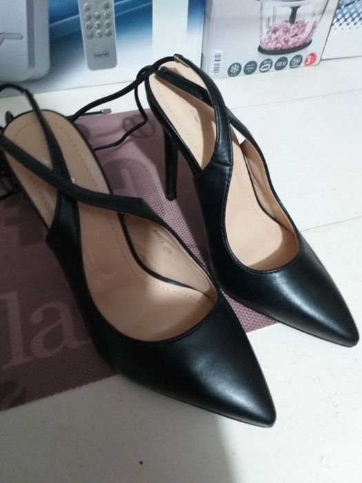 Incaltaminte Dama Pantofi Sandale 20 lei Perechia