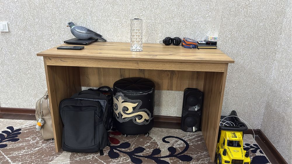 Продаю офисные столы 3 штуки