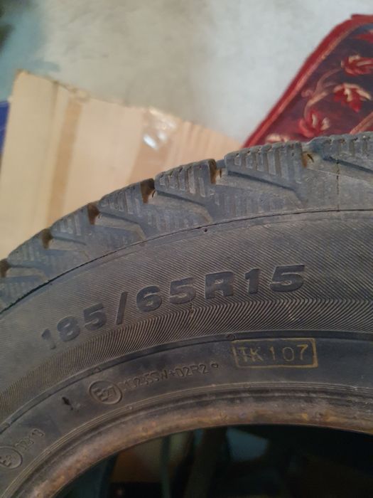 Продам зимние покрышки 165/65/15