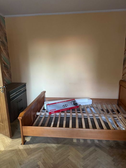 Inchiriez apartament