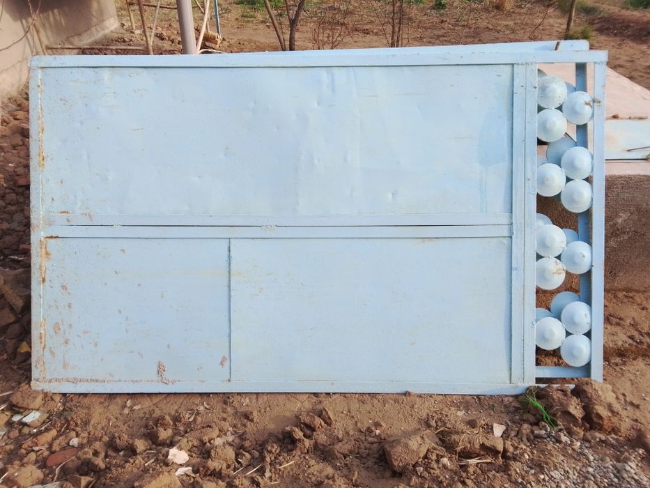 Boʻyi 3 eni 4 temir darvoza sotiladi narxi kelishiladi holati yaxshi.