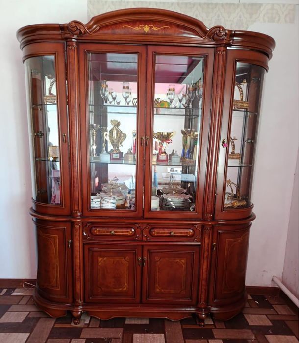 Сервант пройзводсвто Молозия