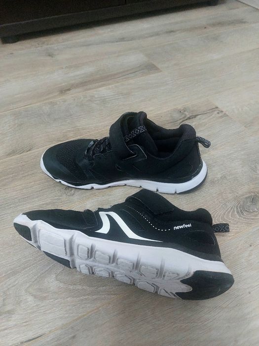 Încălțăminte ușoară, mărimea 37, negru- alb