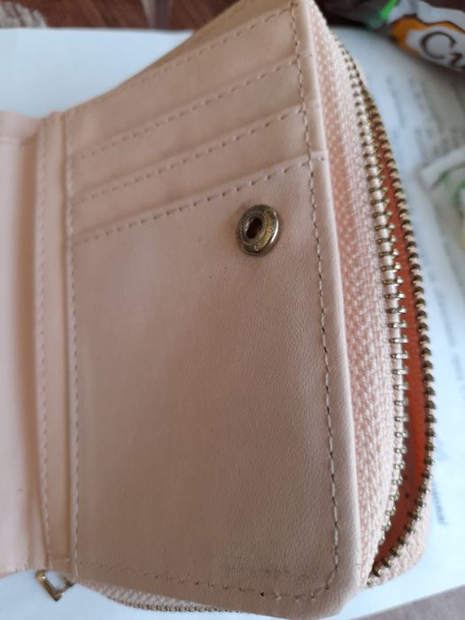 Дамско протмоне за карти и пари