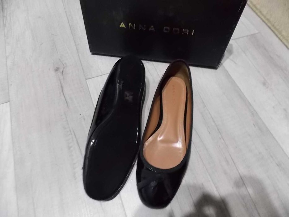 pantofi/sandale din piele mas 40/39 - pret 80 lei/perechea