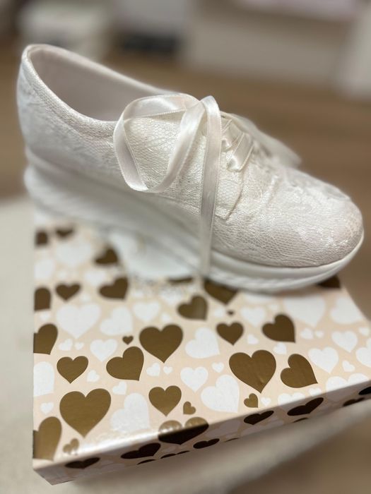 Adidași mireasă 39