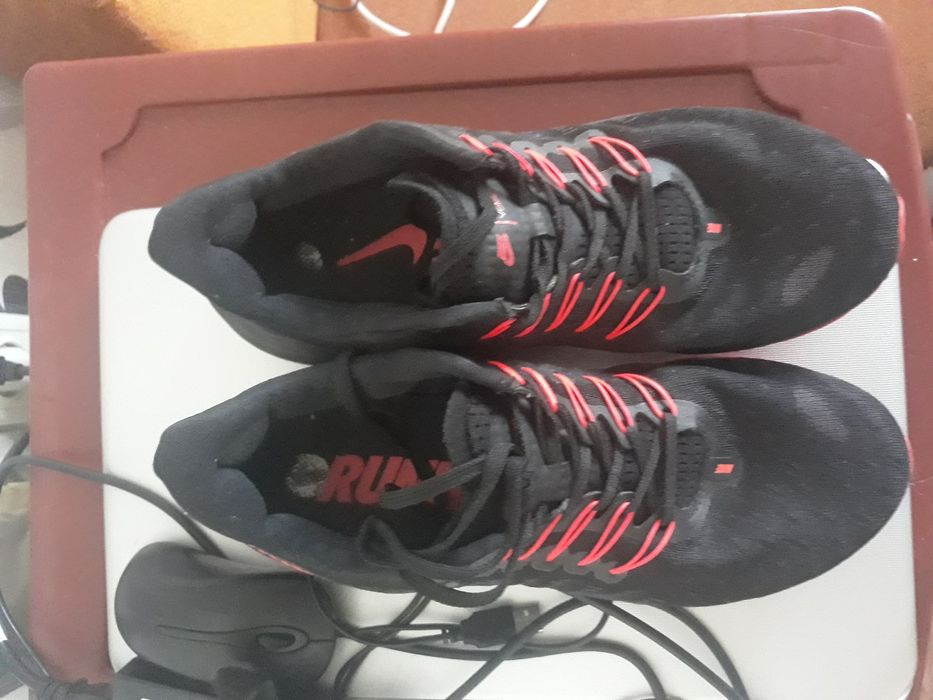 Продам кроссовки найк