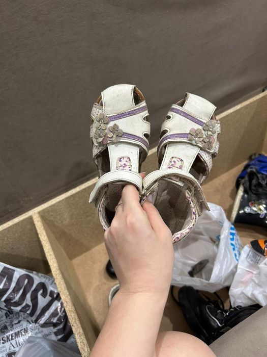 Отдам даром сандали для девочки