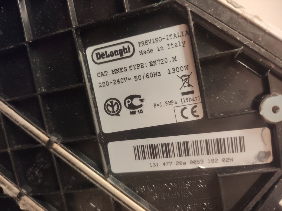 Nesspresso Lattissima Premium EN720 pt pieseM