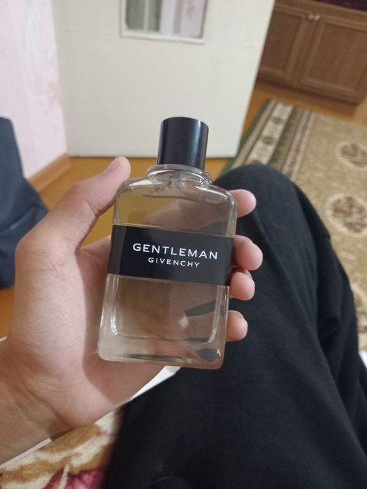 продаю с гарантией Givenchy Gentlemen