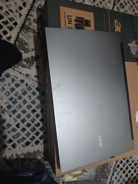 Noutbuk sotiladi yangi