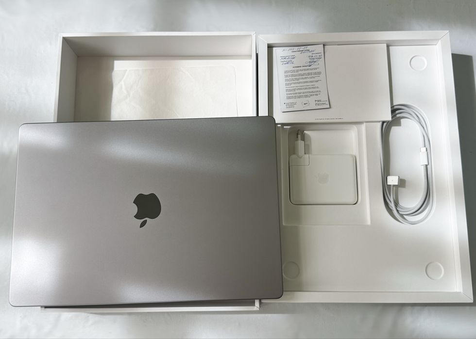 Macbook Pro 16 1m pro, 32 gb ram, 512 ssd