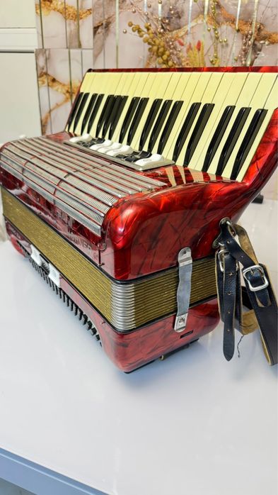 Acordeon Hohner Tango3M cu 120 de basi